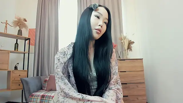 Snapshot of Amai_Tsumi chatting on May 8, 2026, 7:12 am Amai Tsumi online show from May 8, 2026, 7:12 am