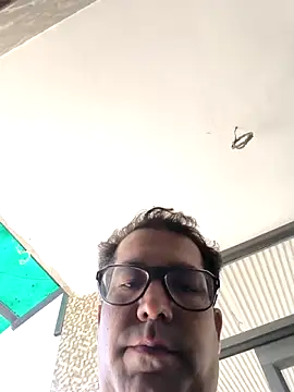 Snapshot of veer8239 chatting on March 27, 2026, 8:26 am veer8239 online show from March 27, 2026, 8:26 am