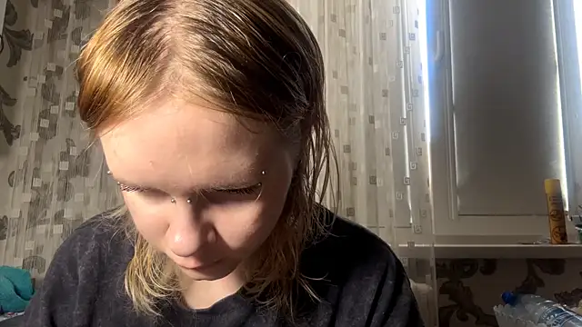 KrystenHoye online show from March 27, 2026, 8:11 am