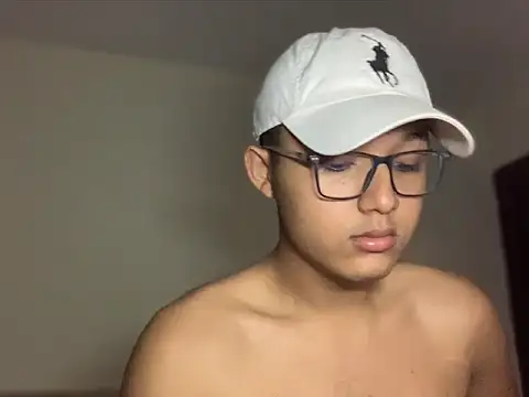 Chriis 18 online show from April 21, 2026, 12:45 pm