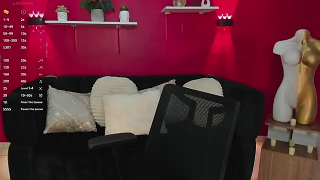 Snapshot of Sofia_Velvetx chatting on April 24, 2026, 1:13 pm Sofia Velvetx online show from April 24, 2026, 1:13 pm