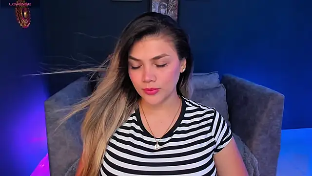Snapshot of Sofia_Velvetx chatting on April 25, 2026, 9:23 pm Sofia Velvetx online show from April 25, 2026, 9:23 pm