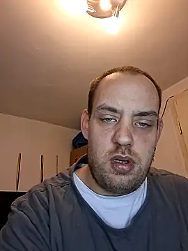 Snapshot of fettgail-0507 chatting on April 1, 2026, 10:38 am fettgail-0507 online show from April 1, 2026, 10:38 am