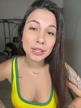 Carolzinhalux69 online show from June 11, 2026, 4:26 pm