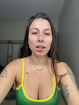 Carolzinhalux69 online show from June 17, 2026, 12:43 am