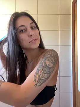 Carolzinhalux69 online show from April 28, 2026, 4:55 pm