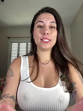 Carolzinhalux69 online show from May 20, 2026, 4:37 pm