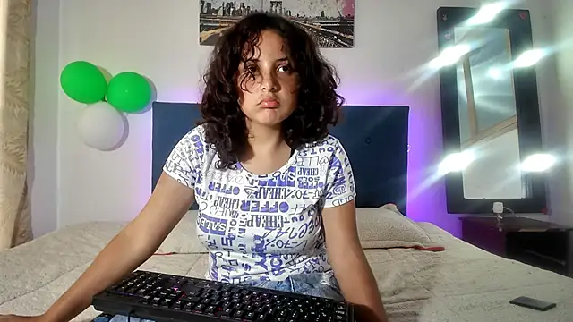 Snapshot of Miza_Cute chatting on March 26, 2026, 9:35 pm Miza Cute online show from March 26, 2026, 9:35 pm