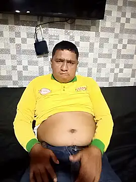 luis20212 online show from June 18, 2026, 4:33 am
