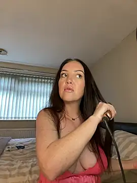 Snapshot of Ladyluxee chatting on May 13, 2026, 6:48 pm Ladyluxee online show from May 13, 2026, 6:48 pm