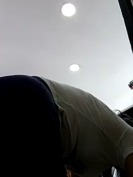 Snapshot of Violeta--7 chatting on April 17, 2026, 1:47 pm Violeta--7 online show from April 17, 2026, 1:47 pm