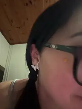 juliacosta online show from April 5, 2026, 7:26 am