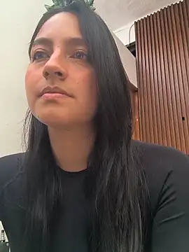 Snapshot of SophiaCastro09_ chatting on May 15, 2026, 2:37 pm SophiaCastro09 online show from May 15, 2026, 2:37 pm