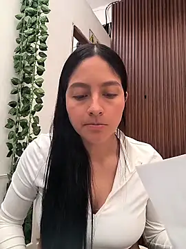 Snapshot of SophiaCastro09_ chatting on May 22, 2026, 3:43 pm SophiaCastro09 online show from May 22, 2026, 3:43 pm