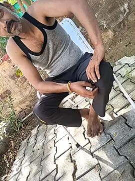 Snapshot of yogii20 chatting on March 29, 2026, 3:30 am yogii20 online show from March 29, 2026, 3:30 am