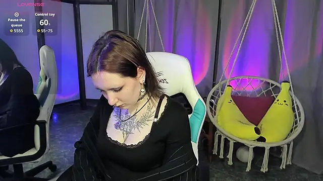 MollyBryant online show from March 27, 2026, 7:28 am