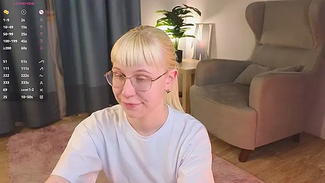 Snapshot of call_me_heaven chatting on April 25, 2026, 3:20 pm call me heaven online show from April 25, 2026, 3:20 pm