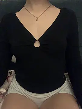 Snapshot of Branquinha_rose chatting on June 14, 2026, 2:24 am Branquinha rose online show from June 14, 2026, 2:24 am