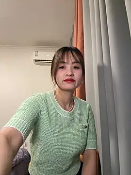 Snapshot of Yang_218 chatting on April 20, 2026, 11:24 am Yang 218 online show from April 20, 2026, 11:24 am