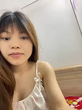Snapshot of -Vaci- chatting on April 15, 2026, 1:59 pm -Vaci- online show from April 15, 2026, 1:59 pm