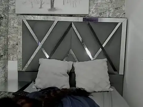 AlondraHYH online show from April 3, 2026, 6:58 pm