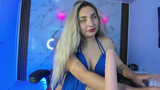 Catalina Osorio online show from April 24, 2026, 8:00 pm