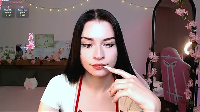 Snapshot of Tina_Charm chatting on July 18, 2026, 10:29 pm Tina Charm online show from July 18, 2026, 10:29 pm