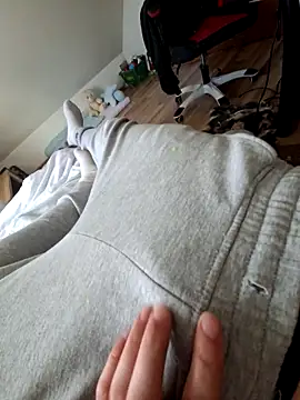 Snapshot of karoxkic chatting on April 6, 2026, 3:02 pm karoxkic online show from April 6, 2026, 3:02 pm