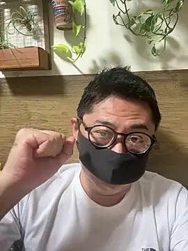 Snapshot of RYUICHI_1919 chatting on May 8, 2026, 1:26 pm RYUICHI 1919 online show from May 8, 2026, 1:26 pm