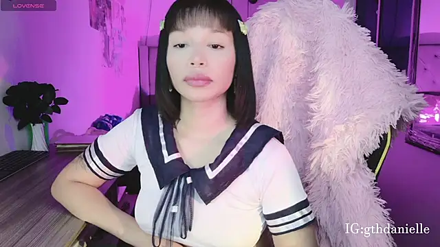 Snapshot of goth_Valentinna chatting on April 9, 2026, 6:19 am goth Valentinna online show from April 9, 2026, 6:19 am