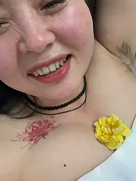 xiaxia-2026 online show from May 7, 2026, 1:47 pm