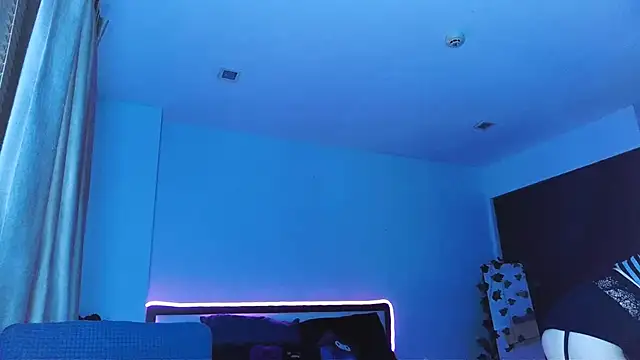 Snapshot of H3xD0ll chatting on April 3, 2026, 11:22 pm H3xD0ll online show from April 3, 2026, 11:22 pm