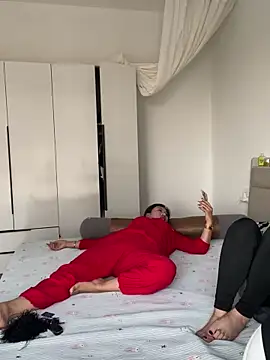 Xiaoleilei-10 online show from April 12, 2026, 8:06 am