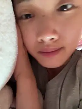 Snapshot of Alice-babyone chatting on May 11, 2026, 7:54 am Alice-babyone online show from May 11, 2026, 7:54 am