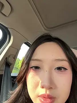 Snapshot of Alice-babyone chatting on May 3, 2026, 8:52 am Alice-babyone online show from May 3, 2026, 8:52 am