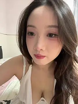Snapshot of Alice-babyone chatting on May 16, 2026, 1:43 pm Alice-babyone online show from May 16, 2026, 1:43 pm