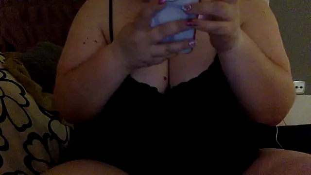 MysticSweetie online show from April 27, 2026, 6:28 pm