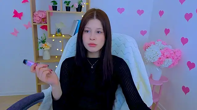 Snapshot of EvaOnyx chatting on April 7, 2026, 9:00 am EvaOnyx online show from April 7, 2026, 9:00 am