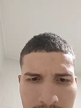 camiloangel119 online show from March 30, 2026, 12:23 am