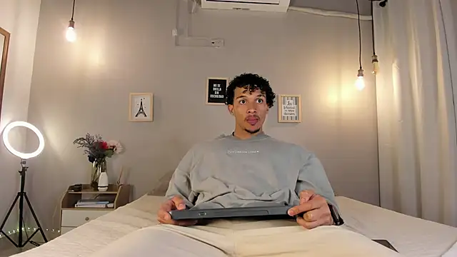 Snapshot of dominik_drake chatting on April 20, 2026, 12:41 pm dominik drake online show from April 20, 2026, 12:41 pm