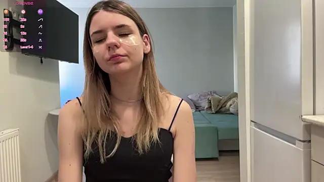 Snapshot of Peachy_keens chatting on April 17, 2026, 1:47 pm Peachy keens online show from April 17, 2026, 1:47 pm