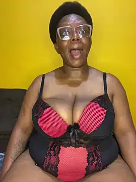 Snapshot of BoobsQueeen chatting on July 18, 2026, 2:09 am BoobsQueeen online show from July 18, 2026, 2:09 am