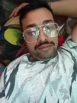 herochoclateboy online show from May 3, 2026, 3:55 am