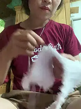 Snapshot of Sunny-smile1 chatting on April 18, 2026, 10:32 pm Sunny-smile1 online show from April 18, 2026, 10:32 pm