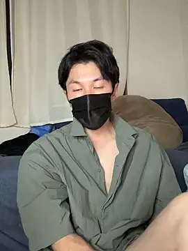 Snapshot of -YumaUemura- chatting on May 17, 2026, 1:55 pm -YumaUemura- online show from May 17, 2026, 1:55 pm