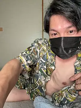 Snapshot of -YumaUemura- chatting on April 19, 2026, 2:18 pm -YumaUemura- online show from April 19, 2026, 2:18 pm