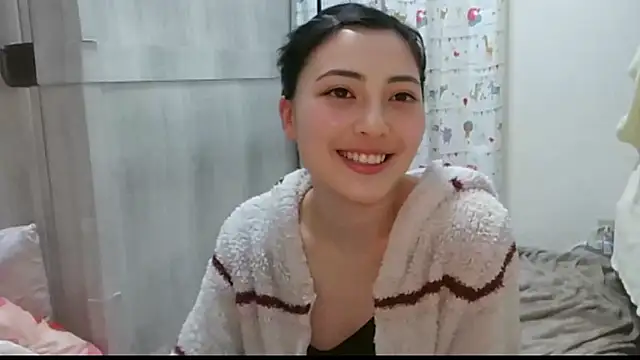 kaede 1122 online show from April 4, 2026, 12:17 am