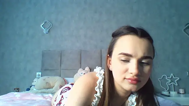Snapshot of AlinaLuxxx chatting on April 7, 2026, 3:14 pm AlinaLuxxx online show from April 7, 2026, 3:14 pm