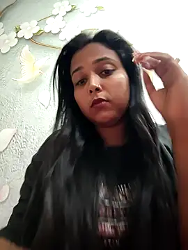 Snapshot of cutie_siyaa chatting on April 8, 2026, 5:47 pm cutie siyaa online show from April 8, 2026, 5:47 pm