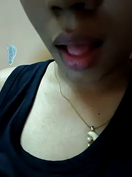 Snapshot of chocolate_sophia chatting on May 9, 2026, 12:52 pm chocolate sophia online show from May 9, 2026, 12:52 pm